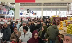 1000 TL’lik Çek İçin Geceyi Sokakta Geçirdiler