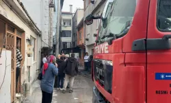 Bursa'da 4 Katlı Binada Yangın: Bina Kullanılamaz Hale Geldi