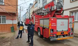 İnegöl Mesudiye Mahallesi’nde Çatı Yangını Korkuttu