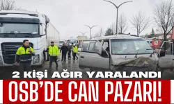 İnegöl'de Park Halindeki TIR’a Çarpan Minibüste 2 Kişi Ağır Yaralandı