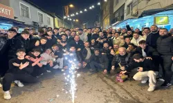 Bursa’da Mahalle Gençlerinden Dev Ramazan Sofrası