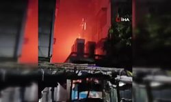 Camdan Atladılar, Flaşla Yardım İstediler