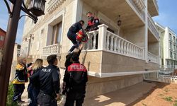 Emekli Astsubay Eşini Vurup İntihar Etti