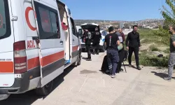 İnegöl Akhisar Mahallesi’nde Kamyon Otomobile Çarptı: 3 Kişi Hafif Yaralandı