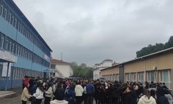 Kütahya'da ki deprem İnegöl'ü Korkuttu! Öğrenciler Okul Bahçesinde