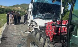 Tunceli’de Öğrenci Servisi Traktörle Çarpıştı: 8 Öğrenci Yaralandı