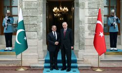 Cumhurbaşkanı Erdoğan, Pakistan Başbakanı Şahbaz Şerif’i İstanbul’da Kabul Etti