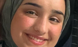 Araçtan atlayan kız çocuğuna tır çarptı