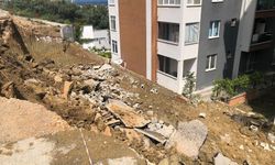 Bursa'da Belediyenin Hafriyat Aldığı Yerde Yol Çöktü