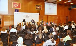 Bursa'da Doç. Dr. Ergül Halisçelik Gençlerle “Sürdürülebilirlik” Üzerine Buluştu