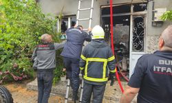 Bursa’da elektrik yangını evi küle çevirdi: Jandarma altınları böyle kurtardı!