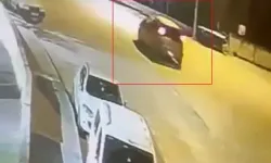 Bursa'da kontrolden çıkan sürücü park halindeki araçlara çarpıp kaçtı!