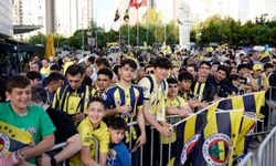 Fenerbahçe Euroleague şampiyonluğunu taraftarıyla kutladı