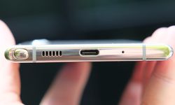 Yeni Telefonlarda Neden Kulaklık Girişi Yok Kablolu Kulaklık Devri Gerçekten Bitiyor mu ve Bu Değişimin Arkasında Ne Var