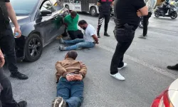 Durdurulan Araçtaki Kişiler Polise Saldırdı: 2 Yaralı, 3 Gözaltı