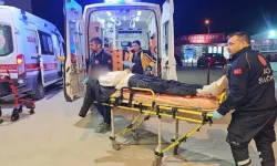 İnegöl’de Motosiklet Araca Çarptı, Sürücü Yaralandı