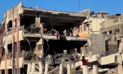 İsrail, Gazze’de Filistinlilerin Sığındığı Okulu Vurdu: 20 Kişi Hayatını Kaybetti