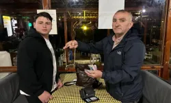 İznik'te Duyarlı Esnaf Altın Dolu Çantayı Sahibine Teslim Etti