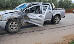 İznik’te Kamyonetle Minibüs Çarpıştı: 2 Yaralı