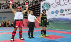 Mudanyalı Genç Sporcu  Uluslararası Kick Boks'ta Dünya İkincisi Oldu