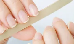 Tırnaklar Neden Çabuk Kırılır? En Sık Yapılan Hatalar ve Uzman Uyarıları