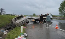 Yağmur Nedeniyle Kayganlaşan Yolda Otomobil Takla Attı: 4 Yaralı