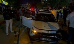 Hızla gelen araç, otomobil ve motosiklete çarptı: 1’i ağır 2 yaralı