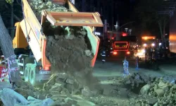 Sarıyer’de Çöken Yolda Onarım Gece Boyunca Sürdü
