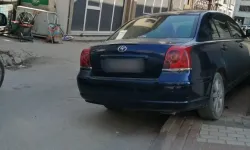 İnegöl’de Gelişigüzel Park Edilen Araçlar Vatandaşı Çileden Çıkardı