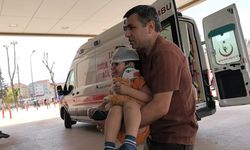 İnegöl'de kazada yaralandı, oyuncağını elinden hiç bırakmadı