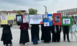 İnegöl’de Mazlum Coğrafyalar İçin Sessiz Direniş: Kız Kardeşlerden Vicdan Nöbeti