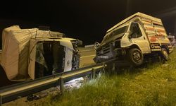 Kars’ta iki kamyonet çarpıştı: 3 yaralı