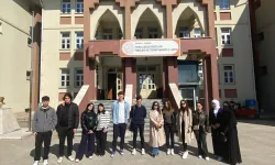 Kocaeli Sağlık ve Teknoloji Üniversitesi Öğrencilerinden Okullarda Geri Dönüşüm Seferberliği