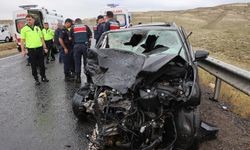 Kontrolden Çıkan Otomobil Karşı Şeride Geçti: 3’ü Ağır 7 Yaralı
