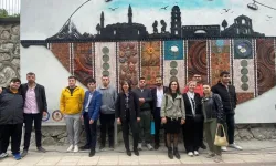 Bursa'da 8,5 Metrelik Seramik Pano, Özel Gençlerin Umudunu Duvara Yansıttı