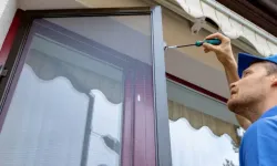 Sineklik Taktırmak Neden Mantıklı? Yaz Aylarında Evinizi Korumanın Etkili Yolu