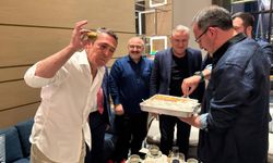 THY Euroleague Final Four final maçı öncesinde Ali Koç'a baklava ikramı