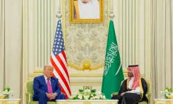 Donald Trump ve Veliaht Prens Selman Riyad’da Kritik Zirvede Buluştu