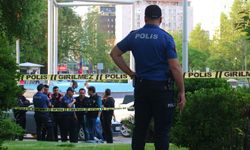 TBMM önünde havaya ateş açan şahıs gözaltına alındı