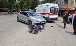 İnegöl'de Otomobil ile Motosiklet Çarpıştı: Sürücü Yaralandı