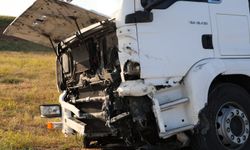 Nevşehir'de feci kaza: Otomobil ile tır çarpıştı, 2 kişi hayatını kaybetti