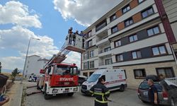 Arkadaşına intihar edeceğini söyledi, polis ve itfaiye balkondan girerek kurtardı