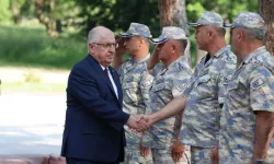 Bakan Güler, Kütahya'da Mehmetçikle bayramlaştı