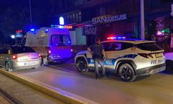 Elindeki satırla çevreye saldıran şahsa gözaltı