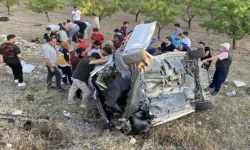 2 Otomobilin Çarpıştığı Kazada 2'si Ağır 8 Kişi Yaralandı
