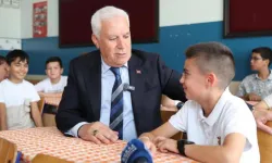 Başkan Bozbey, Öğrencilerin Karne Heyecanına Ortak Oldu