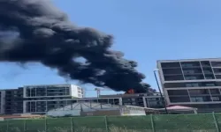 Bursa'da 8 Katlı İnşaatın Çatısı Alev Alev Yandı