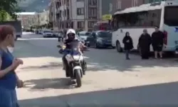 Bursa'da Kimliğini Evde Unutan Öğrenciyi Motosikletli Trafik Polisi Sınava Yetiştirdi