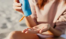 Geçen Seneden Kalan Güneş Kremi Kullanılır mı? Cilt Sağlığınızı Tehdit Etmeden Nelere Dikkat Etmelisiniz?
