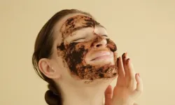 Kahve Peelingi Cildinizde Nasıl Mucizeler Oluşturabilir? Peelingin Faydaları ve Doğru Kullanım Şekli Nedir?